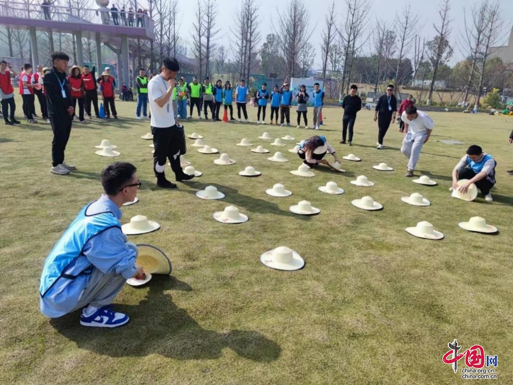 在宜居水岸“邂逅”春日浪漫——四川省环保产业集团有限公司举行职工春游暨“三八”妇女节主题活动bob电竞(图2)